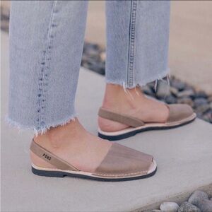 Authentic Pons Avarca Unisex Leather Sandals Handmade in Spain Tan Sz. 7